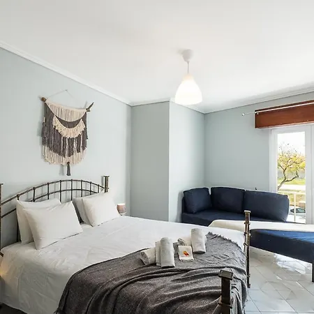 #86 Flat Near Newtown,Beach With Terrace Pool شقة