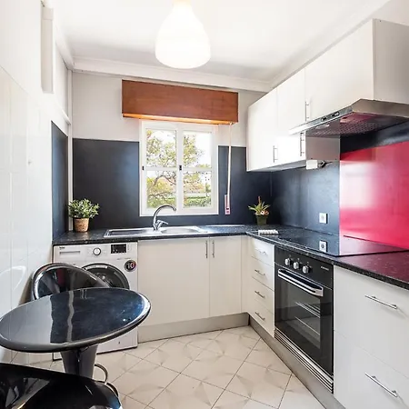 #86 Flat Near Newtown,Beach With Terrace Pool * البوفيرا
