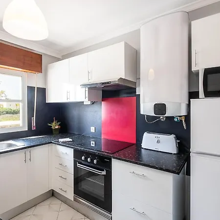 #86 Flat Near Newtown,Beach With Terrace Pool البوفيرا