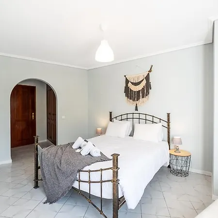 شقة #86 Flat Near Newtown,Beach With Terrace Pool